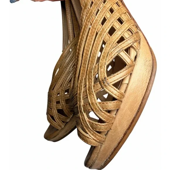 Vintage Prada Woven Leather Peep Toe Heels Size 40.5 - Picture 14 of 14